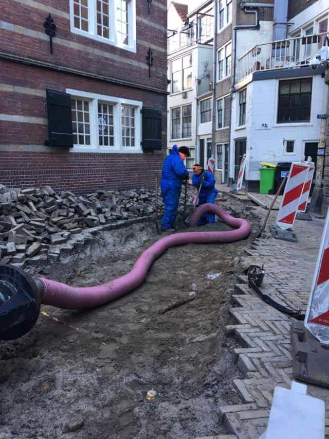 Fase twee vervuilde grond zuigen in Gouda