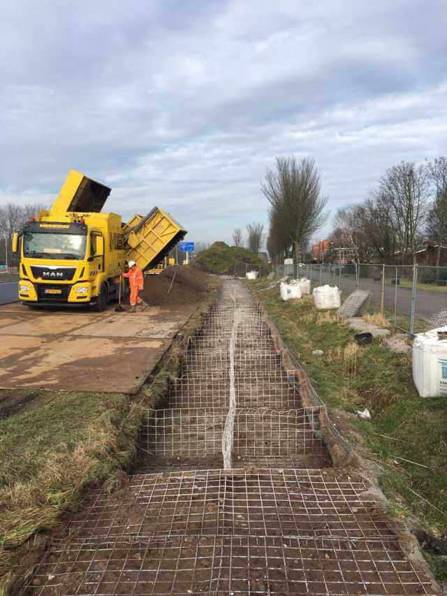 Grindbakken leegzuigen in Scharwoude