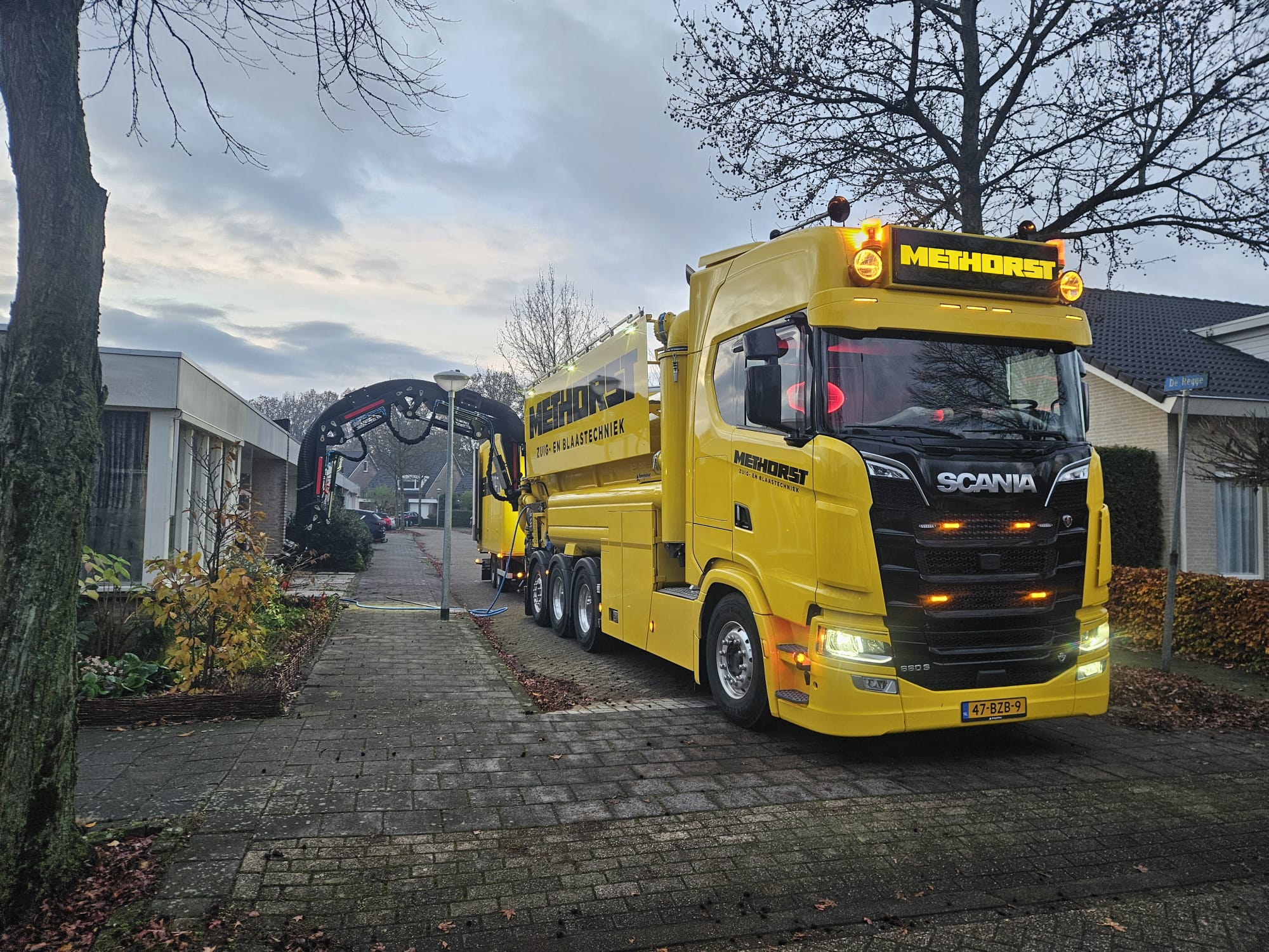 Riool en onderdoorgang vrijzuigen in Eindhoven