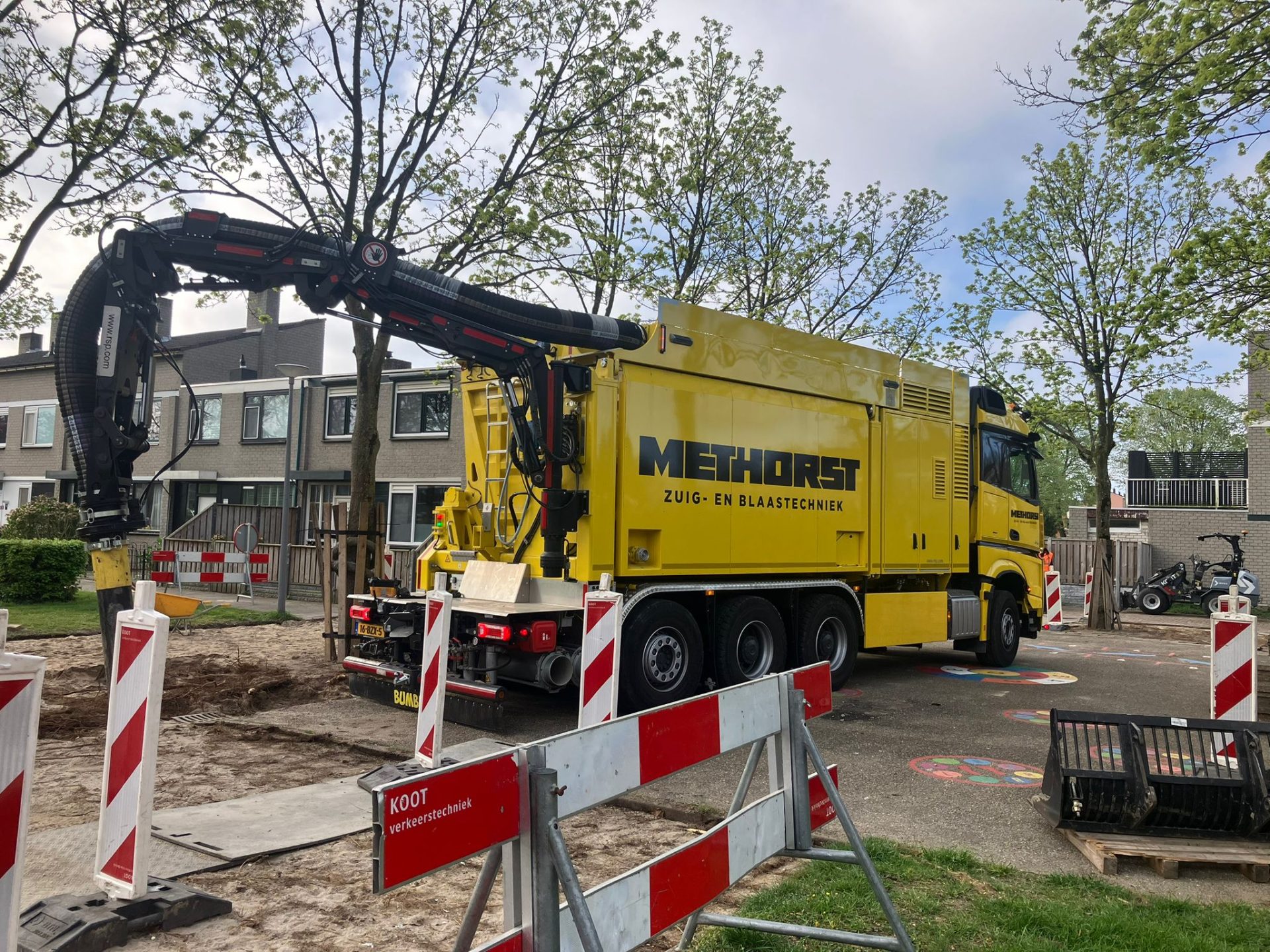 http://Boomwortels%20vrijmaken%20op%20afstand