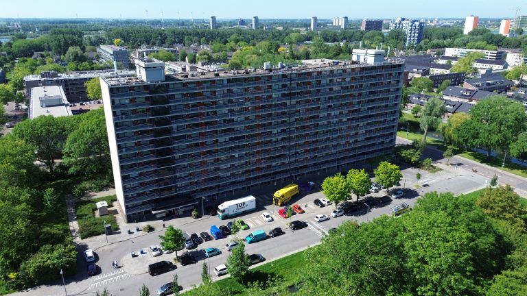 Dakgrind verwijderen op 41 meter hoogte